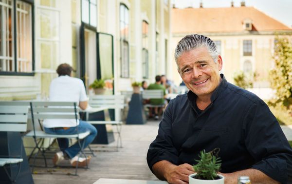 TV-Koch-Andi-Wojta-und-seine-Kalbsbutterschnitzel-aus-dem-Rohr