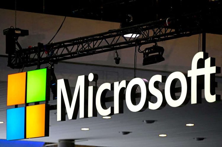 Microsoft-Logo mit vier färbigen Kacheln.