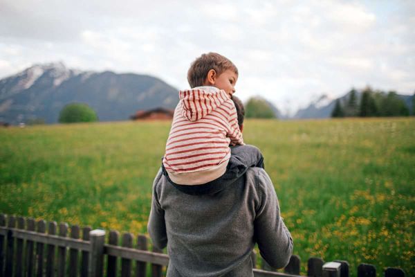 Drei-STANDARD-Redakteurinnen-mit-Plan-Medienpreis-f-r-Kinderrechte-ausgezeichnet