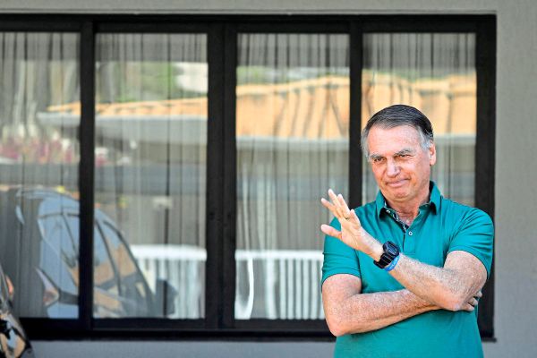 Anw-lte-von-Brasiliens-Ex-Pr-sidenten-Bolsonaro-beantragen-Haftvollzug-im-Hausarrest
