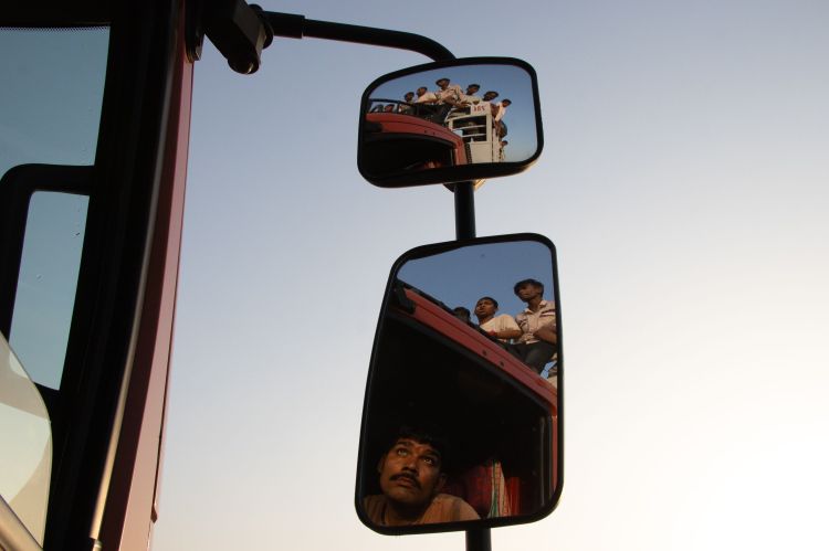 It’s all about perspective…mit Blickwinkeln und Sichtlinien spielt diese Aufnahme des Fotografen Aman Mishra aus Delhi.
