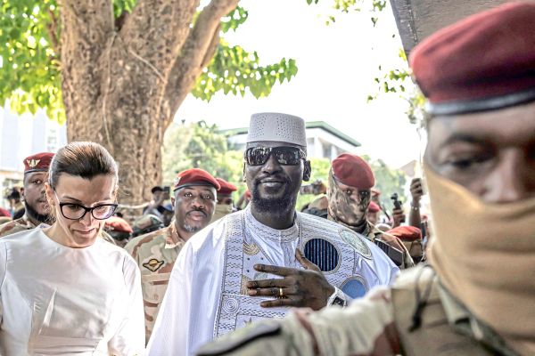 Putschf-hrer-Doumbouya-gewinnt-Pr-sidentenwahl-in-Guinea