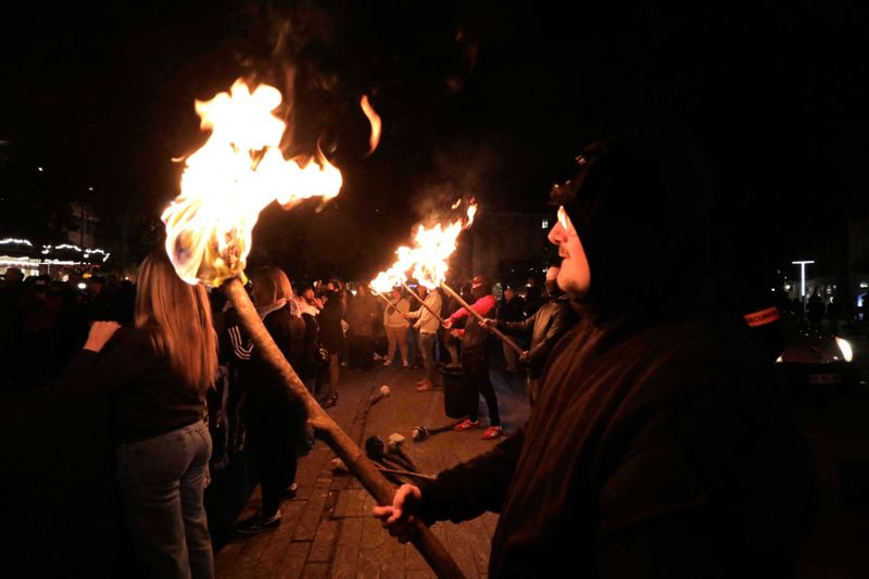 Macron mahnt vor Demos in Gedenken an getöteten Rechtsaktivisten zur Ruhe