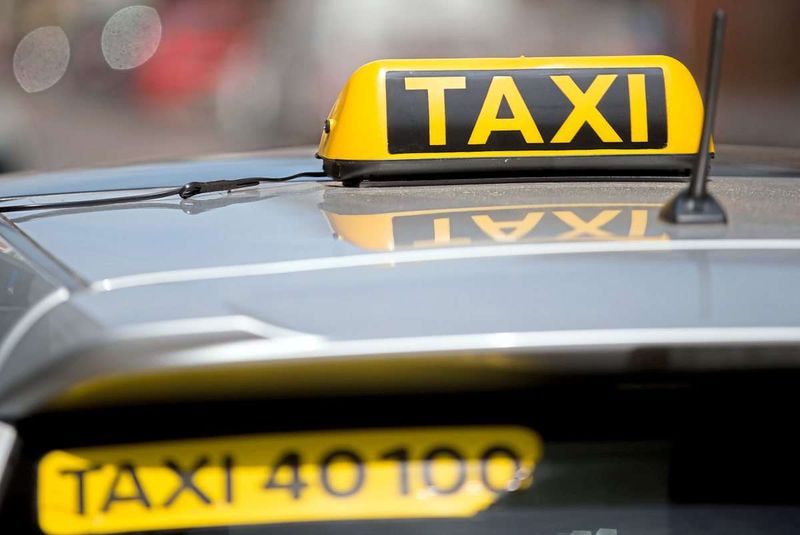 Ab 2025 müssen alle neuen Wiener Taxis E-Autos sein – doch bisher zeigen die Taxler kein Interesse