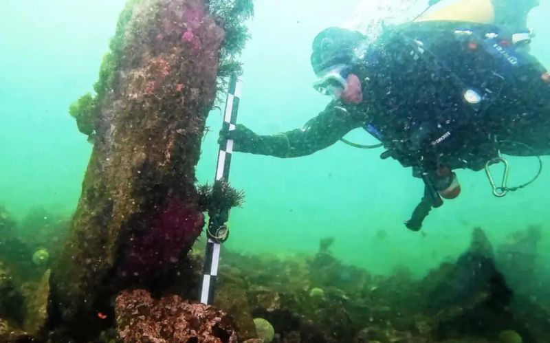 7000 Jahre alte Mauer im Atlantik vor der Küste Frankreichs entdeckt