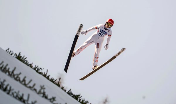 Eder-in-Hinzenbach-nur-knapp-von-Prevc-geschlagen