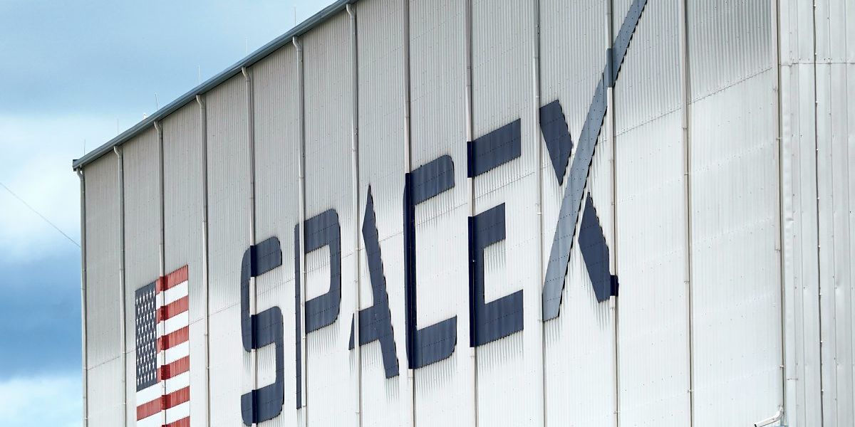 Saudische und VAE-Investoren wollen laut Medienbericht bei Space X einsteigen