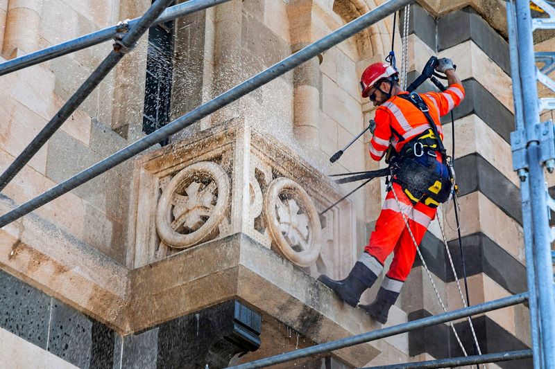 Frankreichs Wirtschaft durch permanente Regierungskrise in Bedrängnis