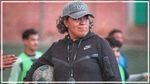 Hasnaa Doumi trainiert als erste Frau Marokkos ein männliches Fußballteam