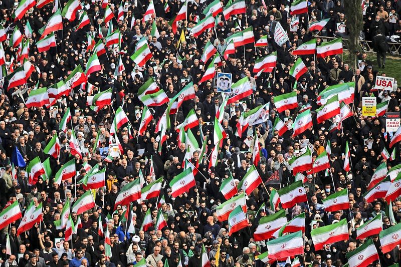 Irans Revolutionsgarde droht mit Eskalation bei neuen Angriffen