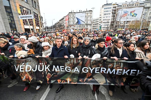 demonstrationen-gegen-orb-n-in-ungarn-nach-bericht-zu-missbrauchsf-llen