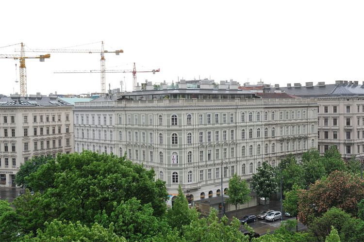 Wlaschek Kauft Palais Mit Grasser Penthouse Immobilien Deals Derstandard At Immobilien