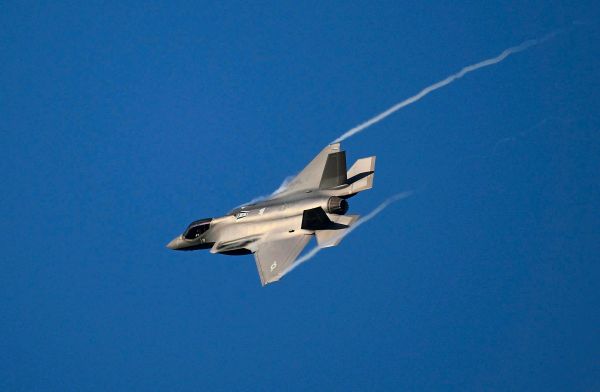 F-55-Trump-fabuliert-von-einer-F-35-mit-zwei-Triebwerken