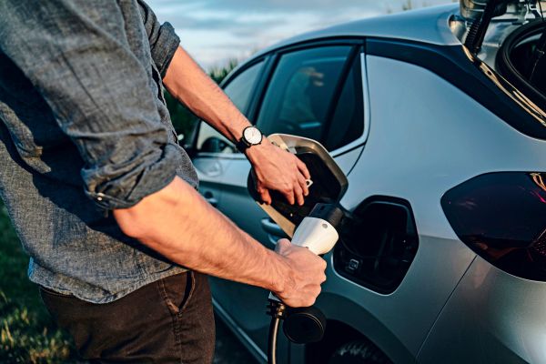 Schadet-h-ufiges-Schnellladen-der-E-Auto-Batterie-