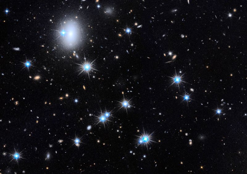 Praktisch unsichtbare Galaxie aus 99,99 Prozent Dunkler Materie entdeckt