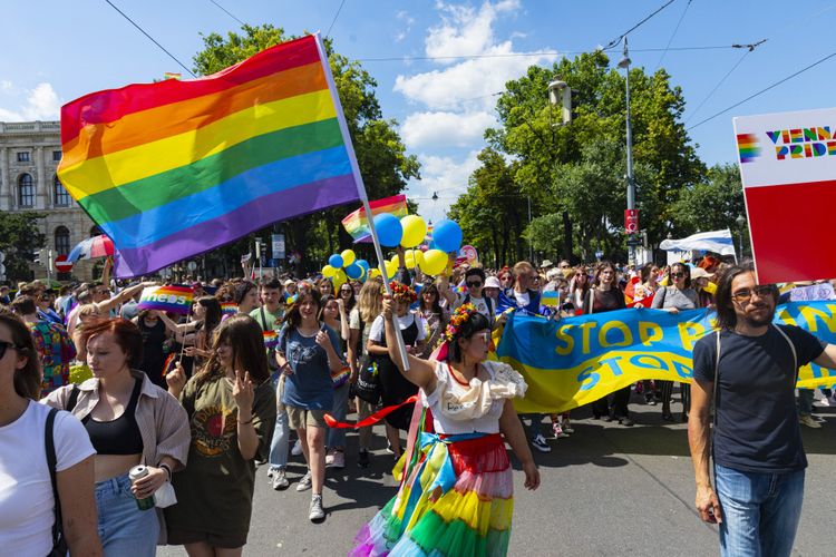 Regenbogenparade Hunderttausende demonstrieren für LGBTQIRechte