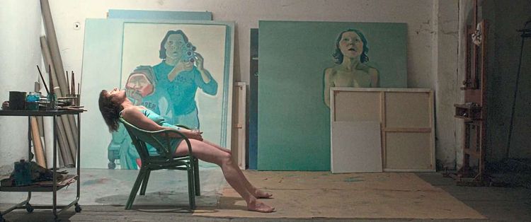 Die Rolle der Künstlerin Maria Lassnig ist Birgit Minichmayr auf den Leib geschrieben.