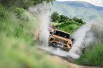 Toyota Hilux und die Kompetenz auf dem Spielplatz Zwischen milde Sorte und Saubermann: Die neunte Generation des Toyota Hilux präsentiert sich als Brüderpaar, mit Diesel-Mildhybrid und vollelektrisch