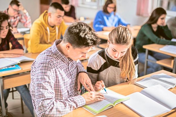 Sch-ler-mit-nicht-deutscher-Erstsprache-Unterschiede-zwischen-Schulen-weiter-zugenommen