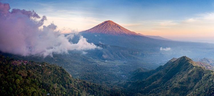 Der Vulkan Agung auf Bali gilt als heilig