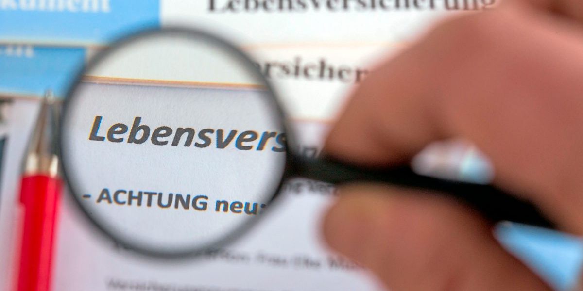 Lebensversicherung: Ruhe bewahren und Verträge genau prüfen - Geld ...