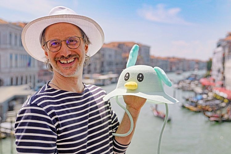 Michael Ostrowski besucht Jesolo, schaut in Venedig vorbei und freut sich über die kleinen Dinge des Lebens. Foto: Servus TV