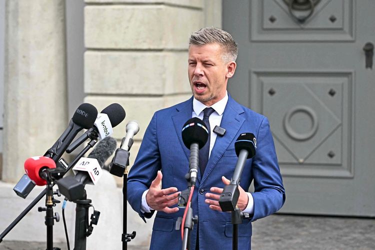 Ungarns Wahlsieger Magyar will öffentlich-rechtliche Nachrichten "aussetzen" - Ungarn - derStandard.at › International
