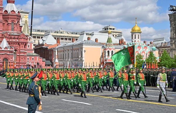 Moskau-startet-Propaganda-Parade-am-Tag-des-Sieges-
