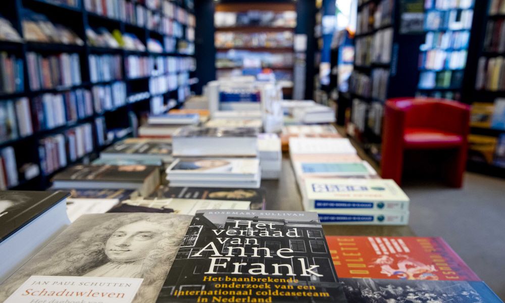 Buch über Den Verrat An Anne Frank Aus Dem Verkauf Genommen - Kultur ...