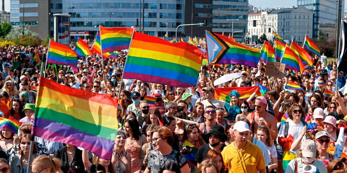 Polnische Gemeinden geben sich jetzt besonders LGBT-freundlich - Vimarsana News