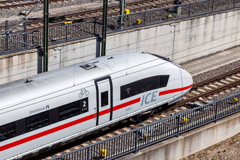 Vier Verletzte nach Angriff auf Passagiere in ICE Richtung Wien