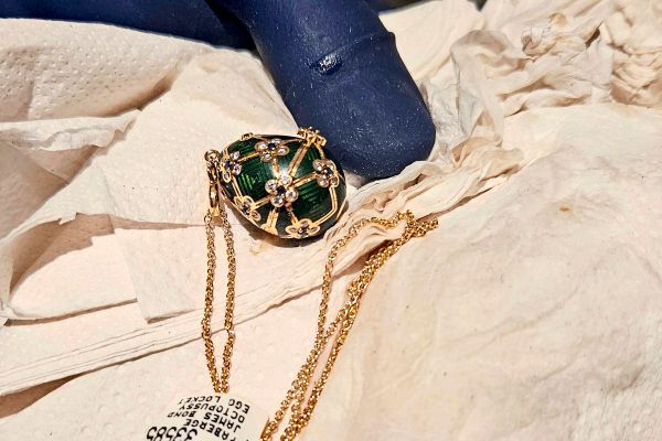 Polizei-in-Neuseeland-bekam-von-Dieb-verschlucktes-Faberg-Ei-zur-ck