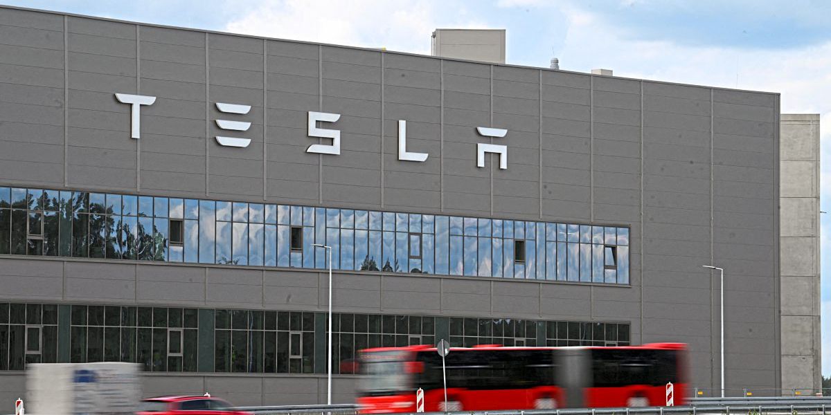 Nach schweren Unfällen in Brandenburger Gigafactory: Tesla in Erklärungsnot