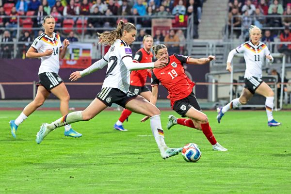 WM-Quali-im-Ticker-Die-FB-Frauen-treffen-auf-Deutschland-18-Uhr-live