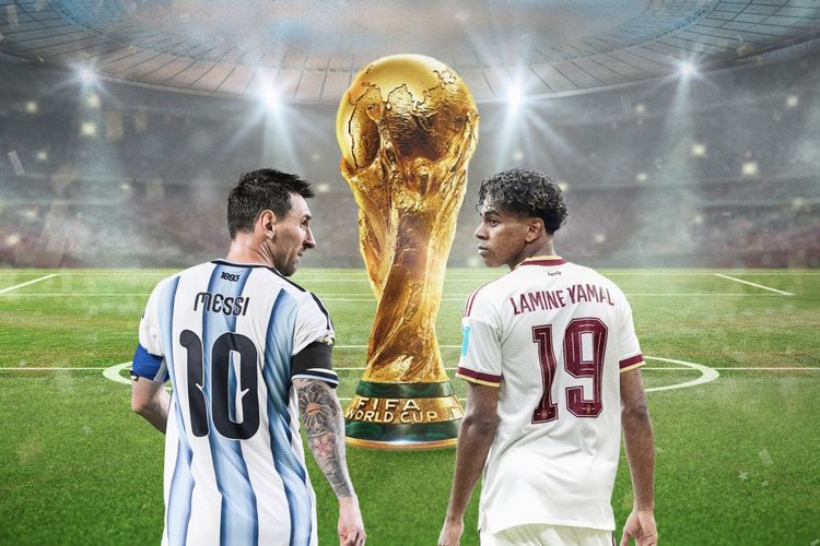 Zwei Fußballspieler auf einem beleuchteten Stadionrasen, von hinten gezeigt, vor einer großen FIFA-Weltmeisterschaftstrophäe. Der linke Spieler trägt ein argentinisches Trikot mit der Aufschrift „Messi“ und der Nummer 10, der rechte ein spanisches Trikot mit der Aufschrift „Lamine Yamal“ und der Nummer 19. Im Hintergrund ist ein großes Stadion sichtbar.