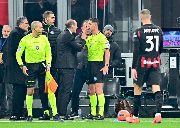 Milan-rettet-in-hektischem-Finish-1-0-Sieg-gegen-Lazio-ber-die-Zeit