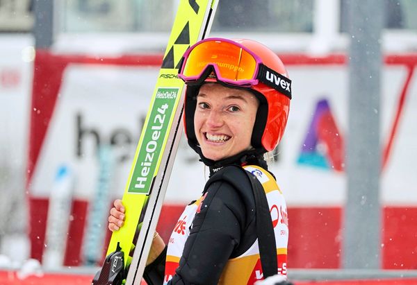 Rekordweltmeisterin-Katharina-Schmid-beendet-nach-Olympia-ihre-Skisprung-Karriere