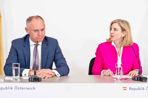 Kooperation-bei-Abschiebungen-Abkommen-mit-Usbekistan-soll-am-7-Mai-unterzeichnet-werden