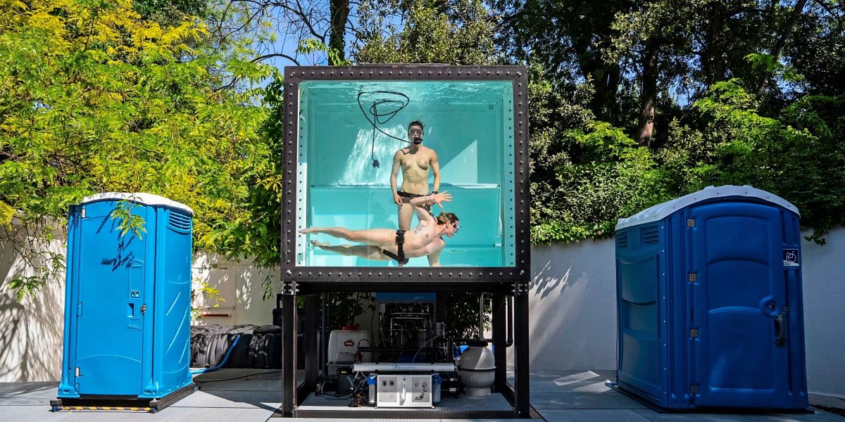 Sie lebt in eurer Pisse!" Eintauchen in Holzingers Wasserwelt in Venedig -  Bildende Kunst - derStandard.de  Kultur