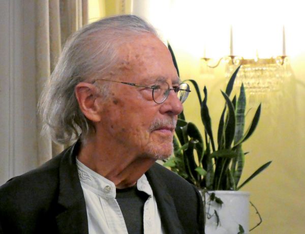 Auch-ohne-Nobelpreisw-rde-herrscht-im-Pantheon-der-Dichtung-viel-Platz