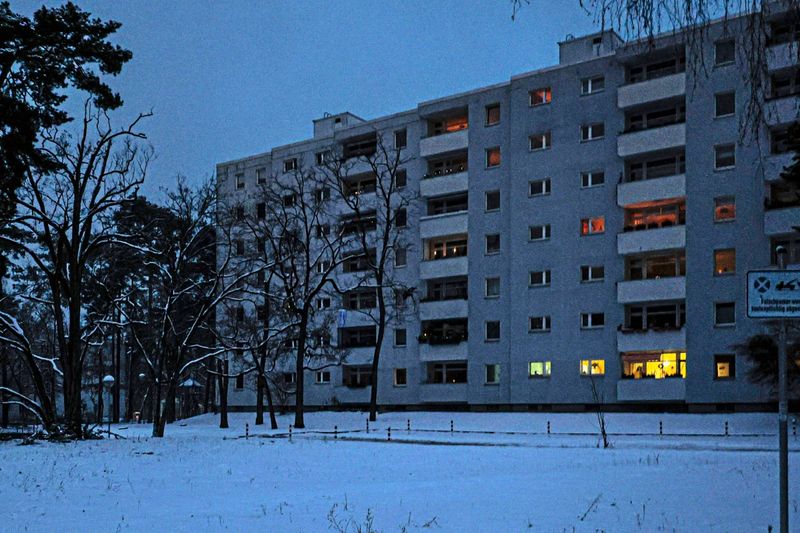 Tausende Berliner Haushalte weiter ohne Strom, Schulen und Kitas geschlossen