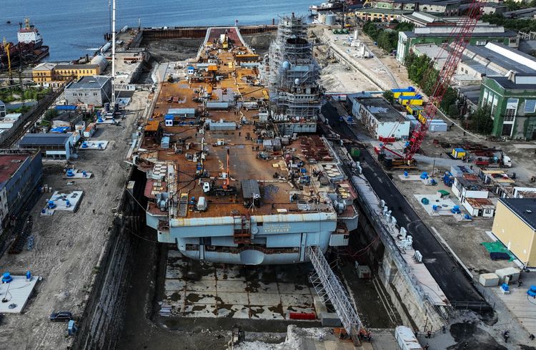 Admiral Kusnezow Russlands einziger Flugzeugträger ist eine