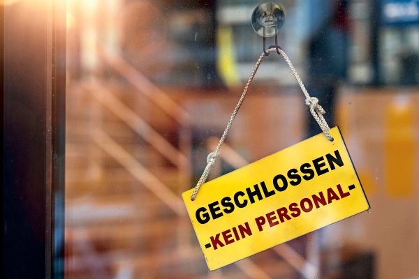 Teures-Personal-hohe-Rohstoffkosten-US-Z-lle-Dieser-toxische-Mix-lastet-auf-Betrieben
