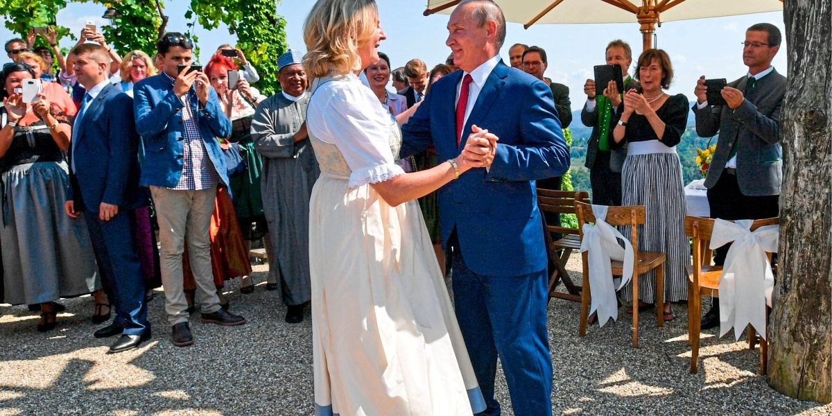 Van Der Bellen Blieb Kneissls Hochzeit Trotz Einladung Fern Europa Derstandard At International