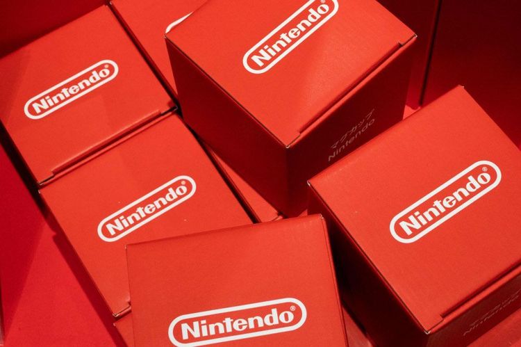 Schachteln mit Nintendo-Schriftzug
