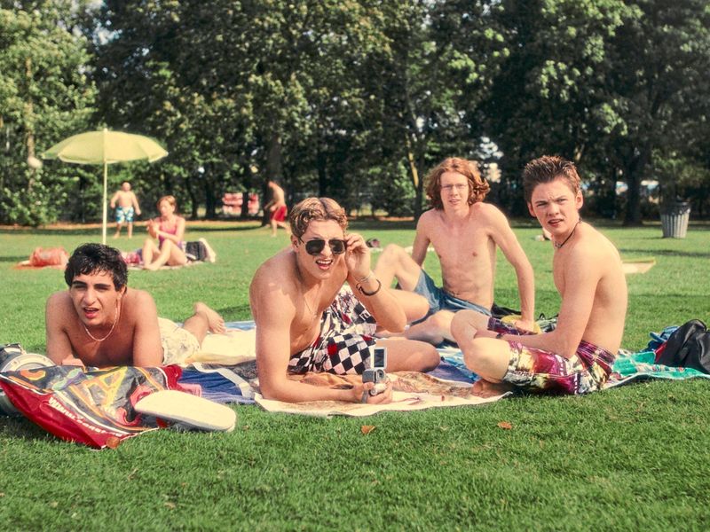 Zwischen Gel-Frisuren und Sexismus: ZDF-Serie "Chabos" mischt Nullerjahre auf