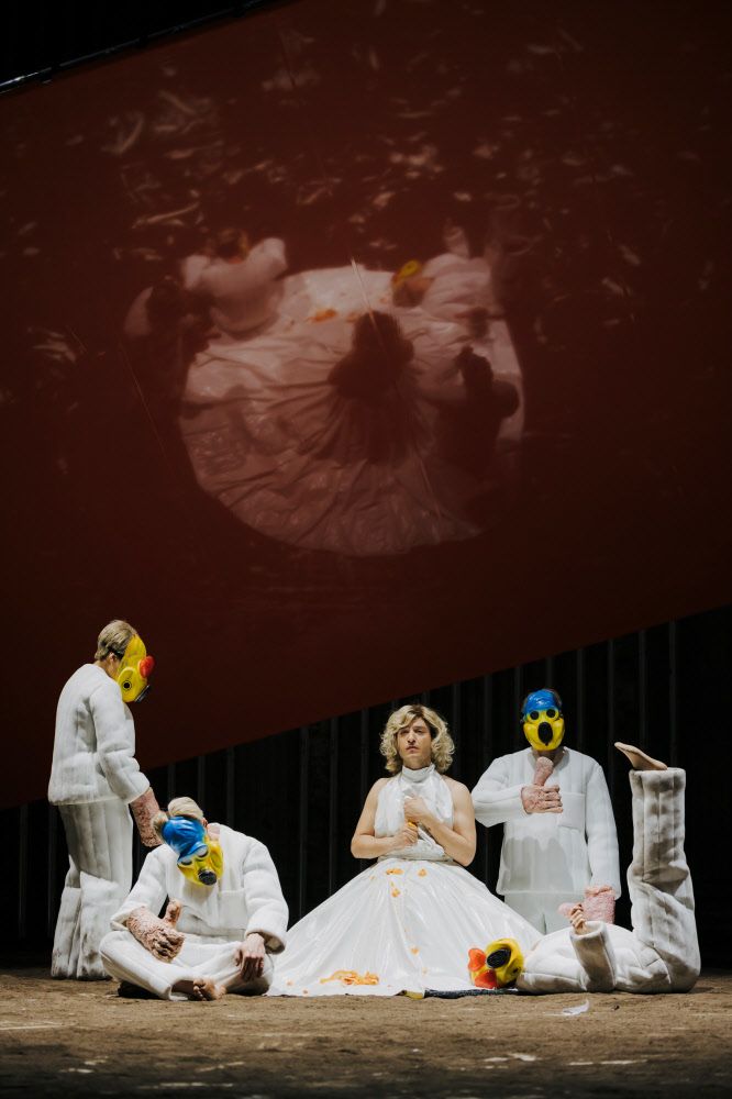 Goetz' "Reich des Todes" im Akademietheater Überhoben Kultur