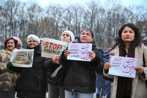 Prozess-gegen-17-J-hrigen-der-Mutter-und-Halbschwester-Jahre-gepeinigt-haben-soll