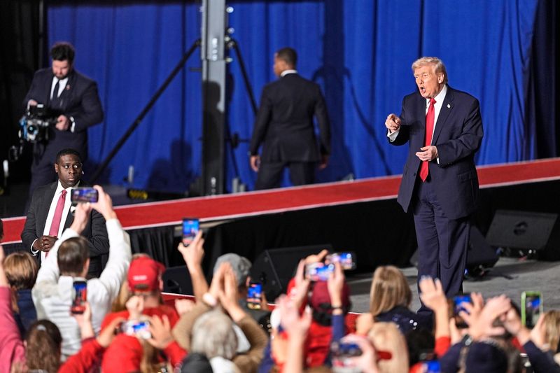 Trump nimmt die Midterms ins Visier: Steht ICE bald vorm Wahllokal?