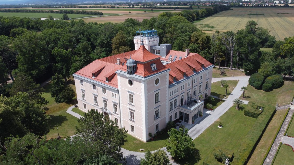 Wer Ein Schloss Kaufen Will Braucht Geld Gef hl Und Viel Geduld wer-ein-schloss-kaufen-will-braucht-geld-gef-hl-und-viel-geduld